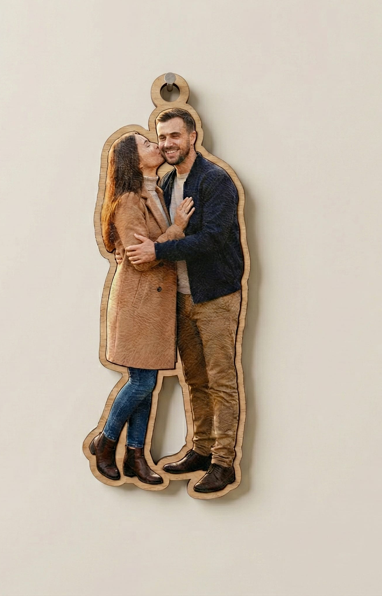 Quadro in ecopelle con sagoma di legno con gancio(personalizzabile)